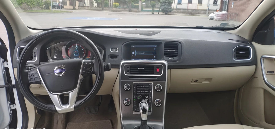 Volvo S60 cena 53000 przebieg: 86700, rok produkcji 2015 z Raszków małe 67